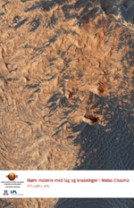 Mrk materie med lag og krusninger i Melas Chasma
